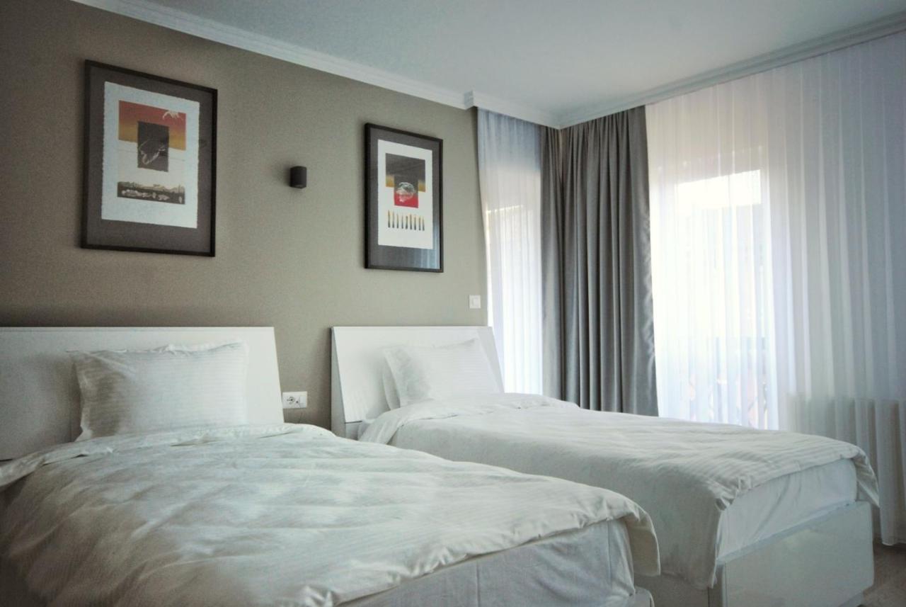 Hotel Callisto Pristina Kültér fotó