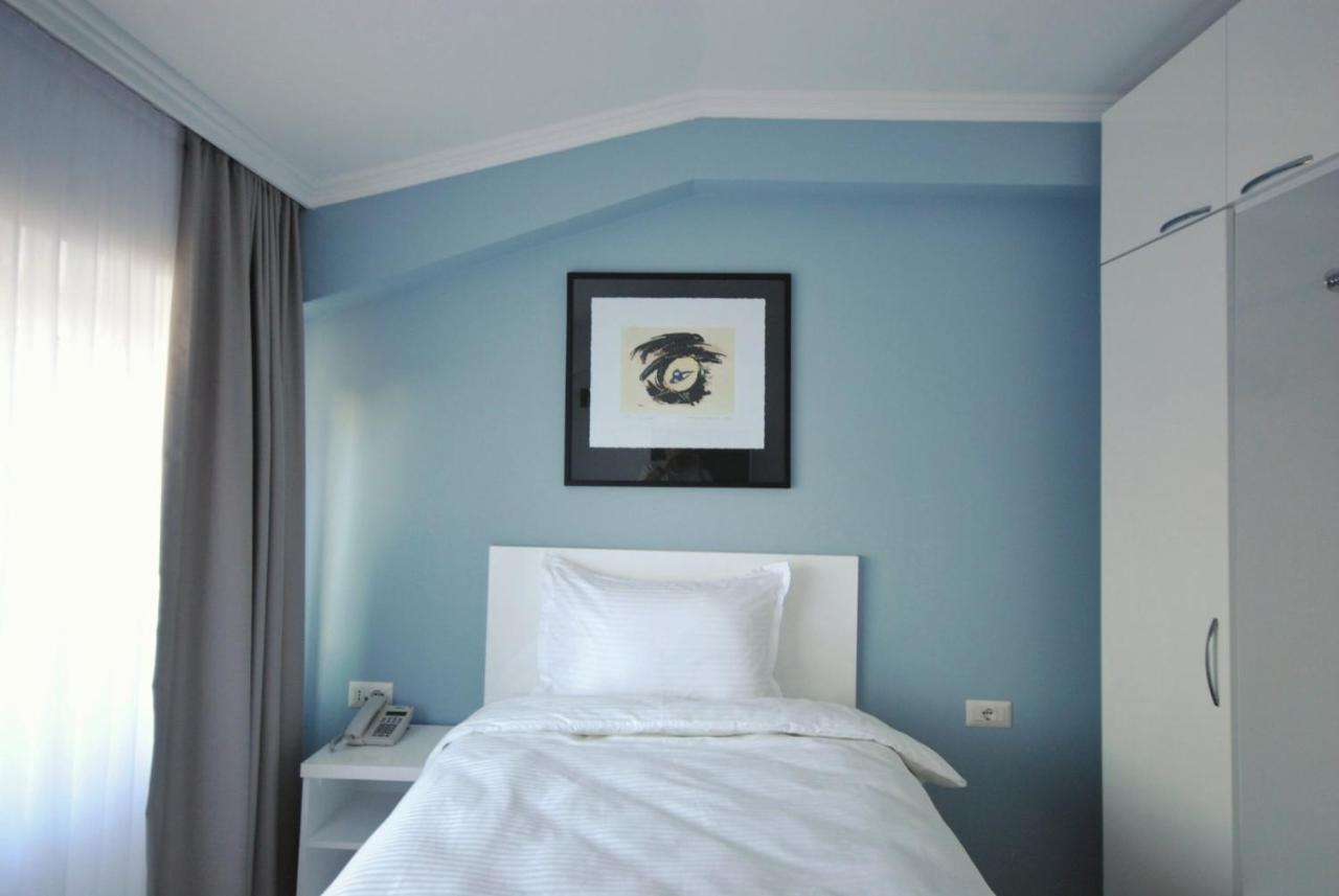 Hotel Callisto Pristina Kültér fotó