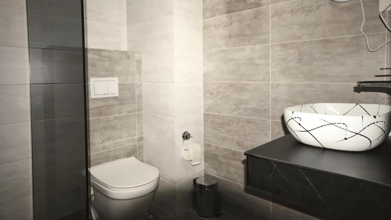 Hotel Callisto Pristina Kültér fotó