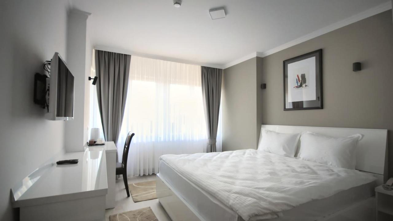 Hotel Callisto Pristina Kültér fotó