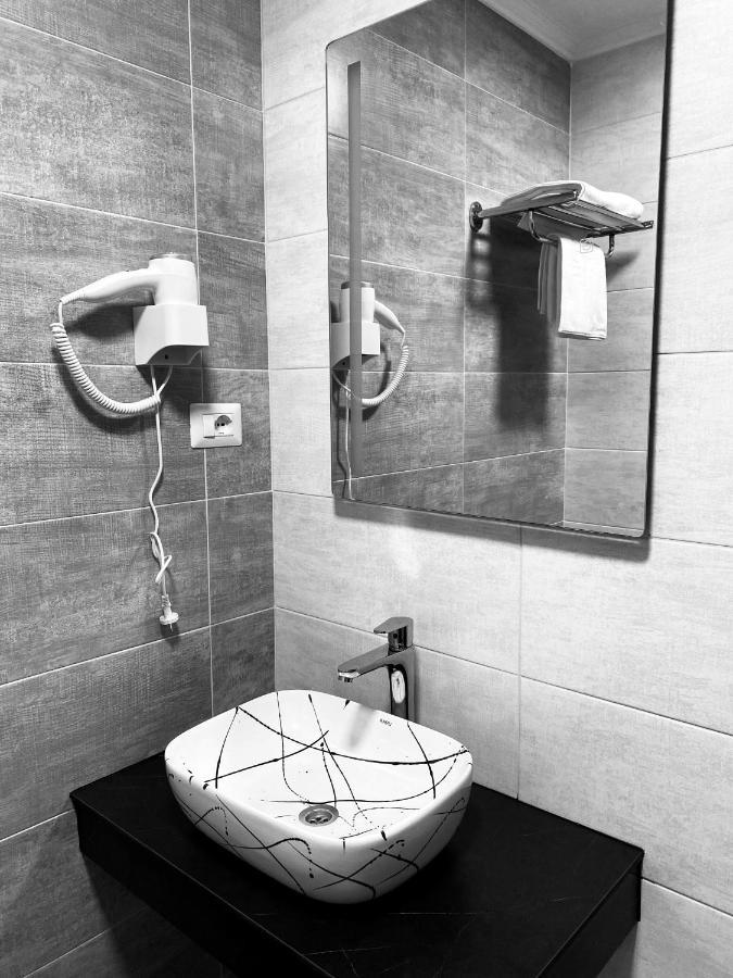 Hotel Callisto Pristina Kültér fotó