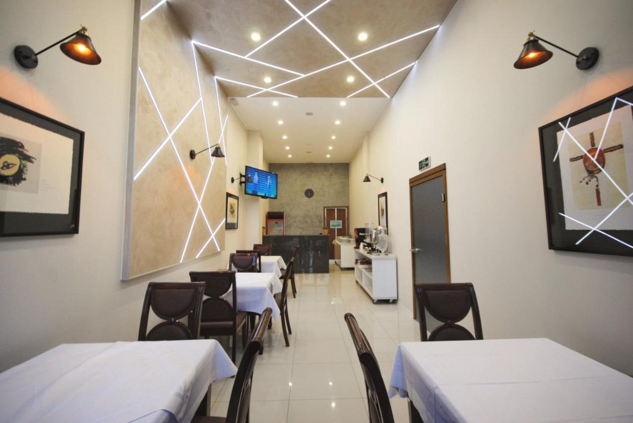 Hotel Callisto Pristina Kültér fotó